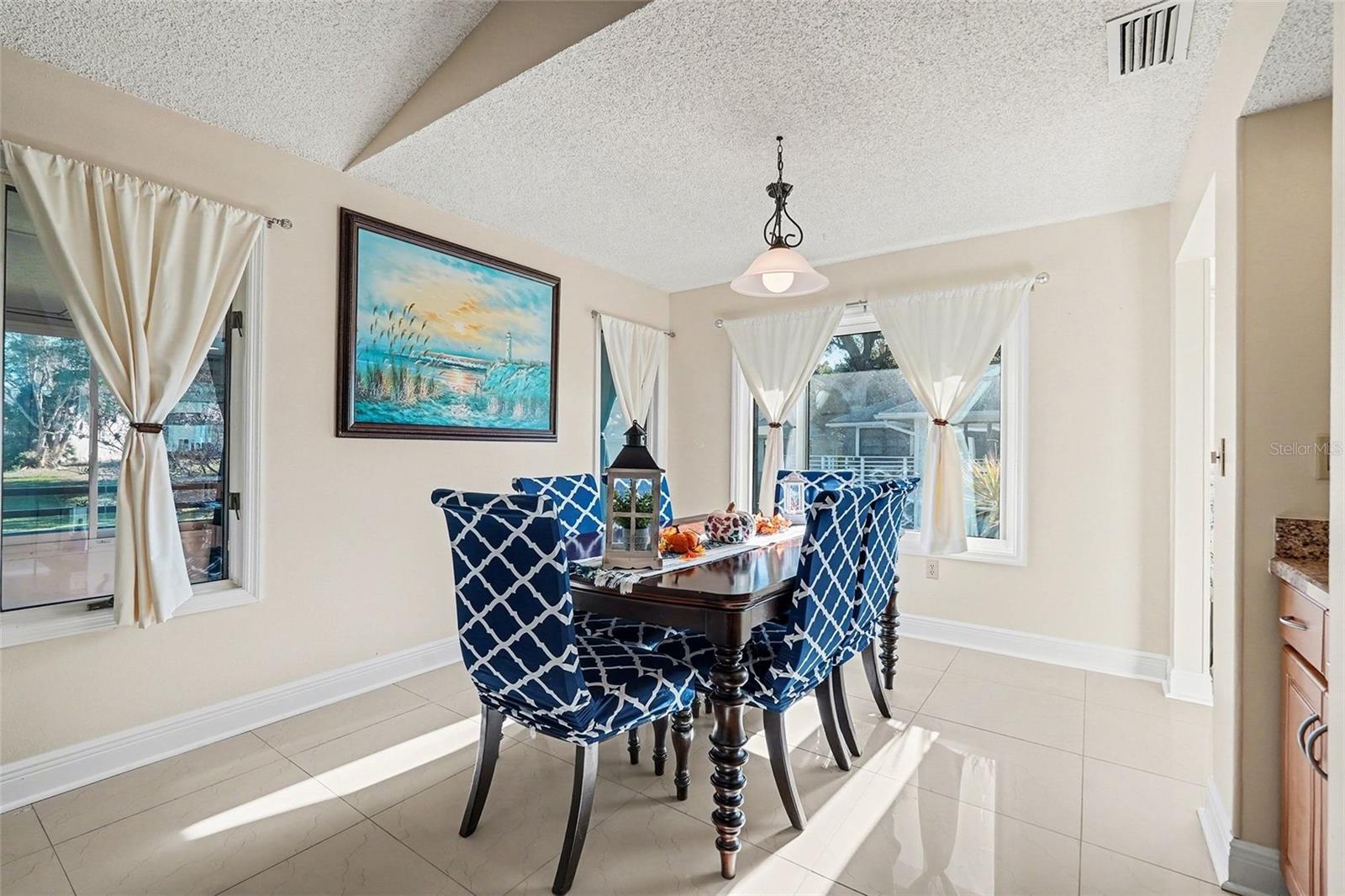 POINTE ALEXIS SOUTH - Residential