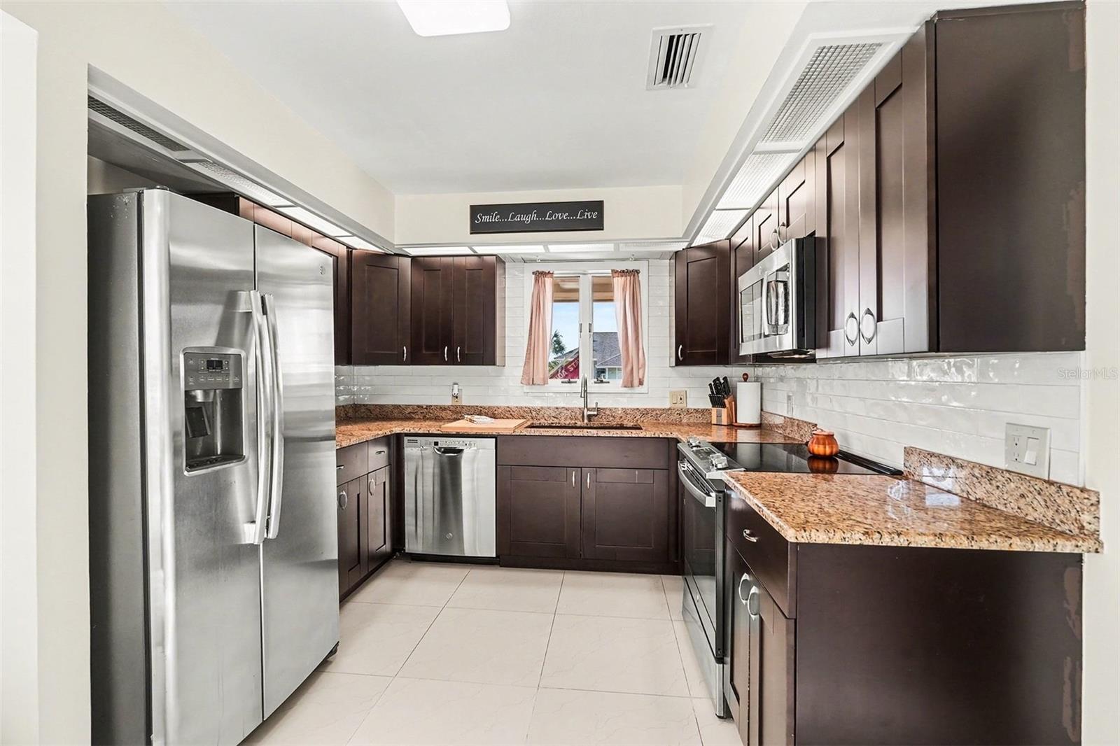 POINTE ALEXIS SOUTH - Residential