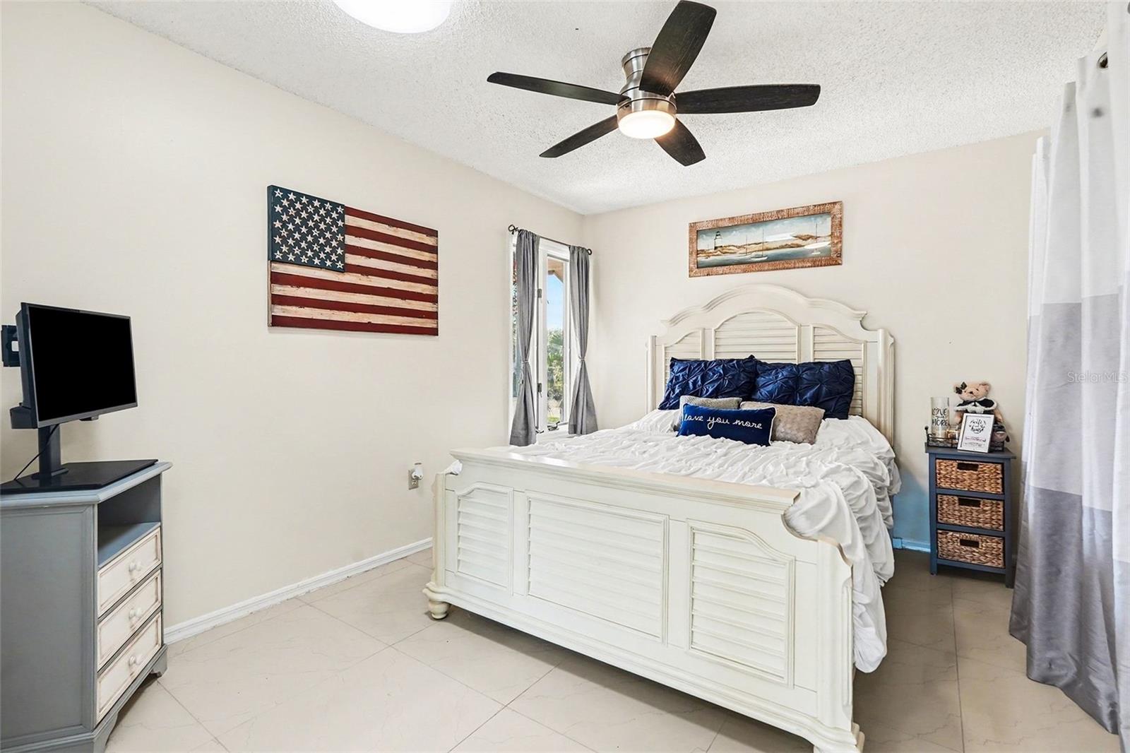 POINTE ALEXIS SOUTH - Residential