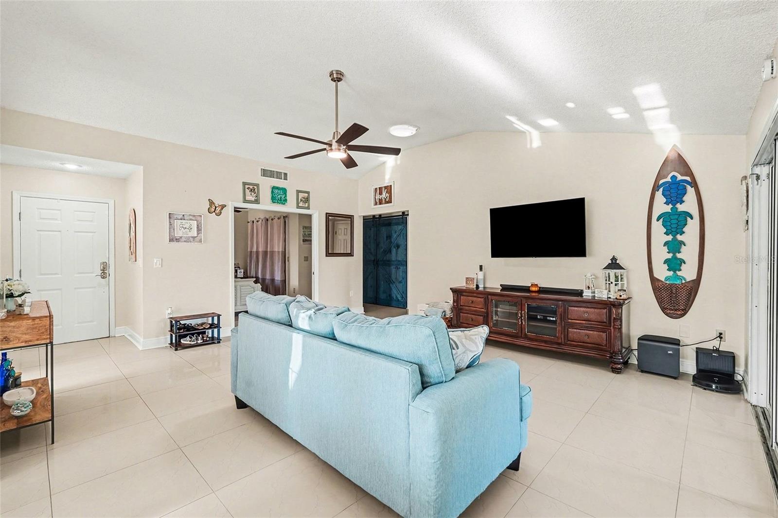 POINTE ALEXIS SOUTH - Residential