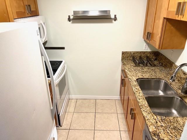 HYDE PARK TOWERS A CONDO - Residential Lease