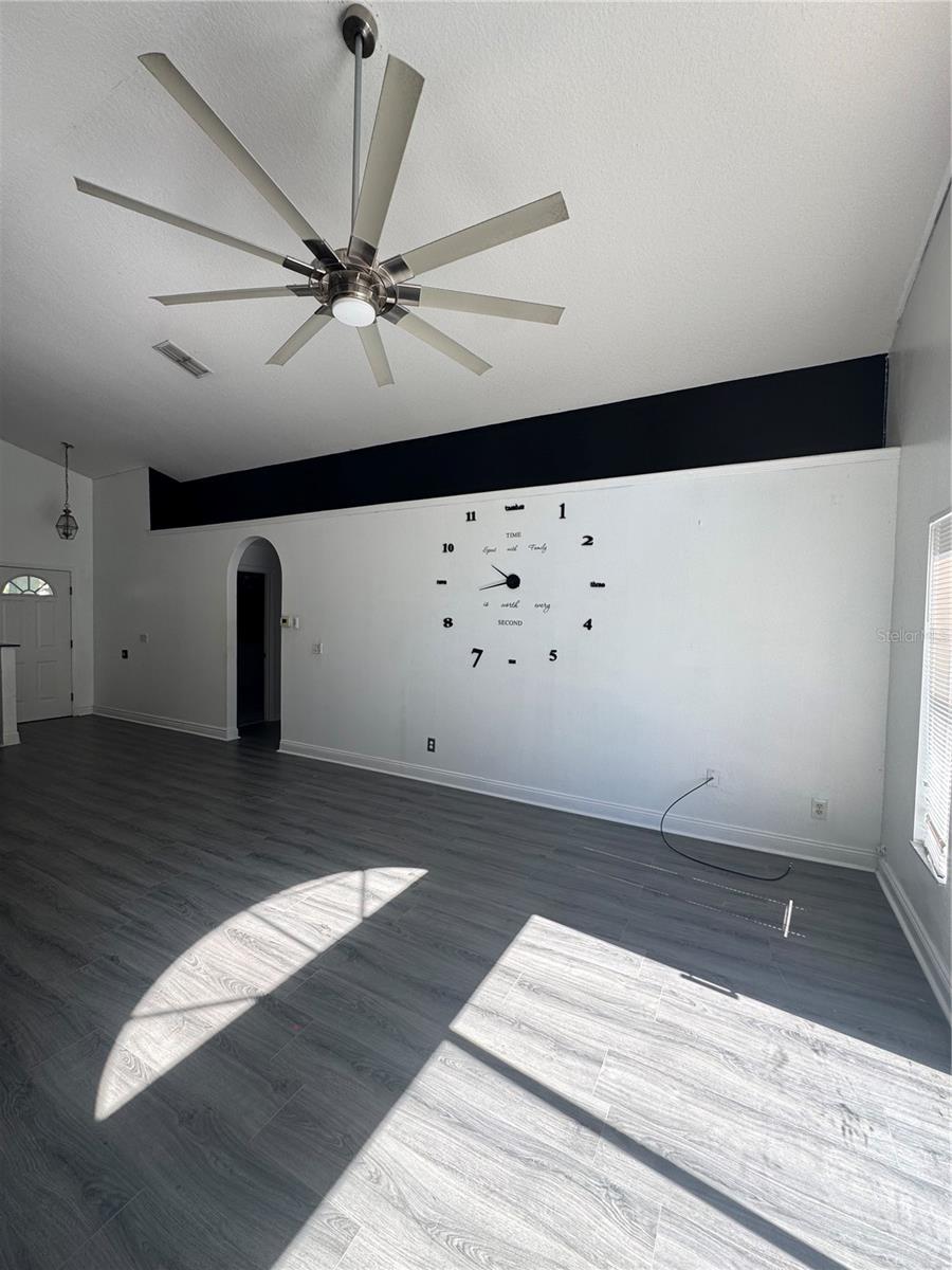 REAGANS RUN - Residential Lease