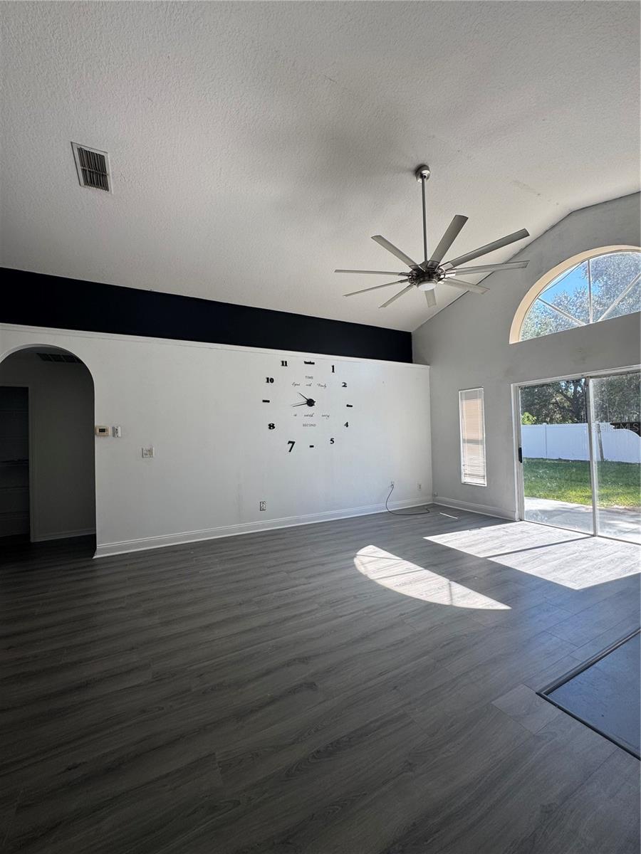 REAGANS RUN - Residential Lease