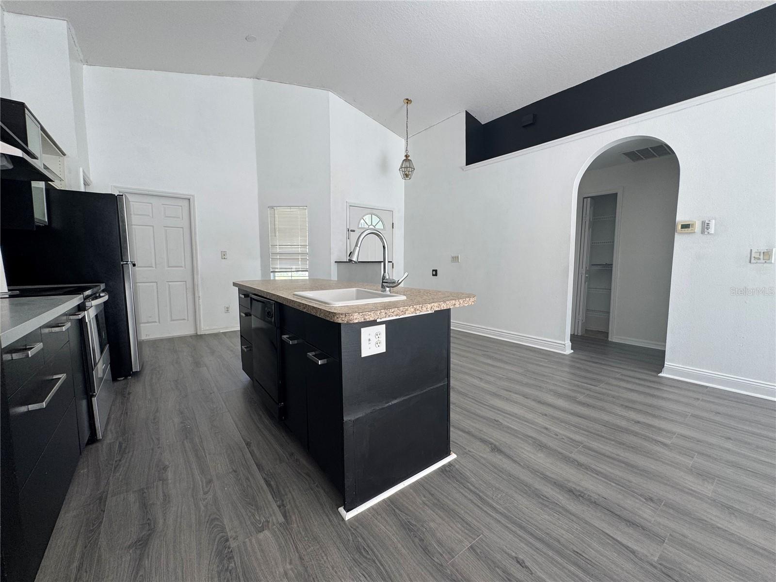 REAGANS RUN - Residential Lease