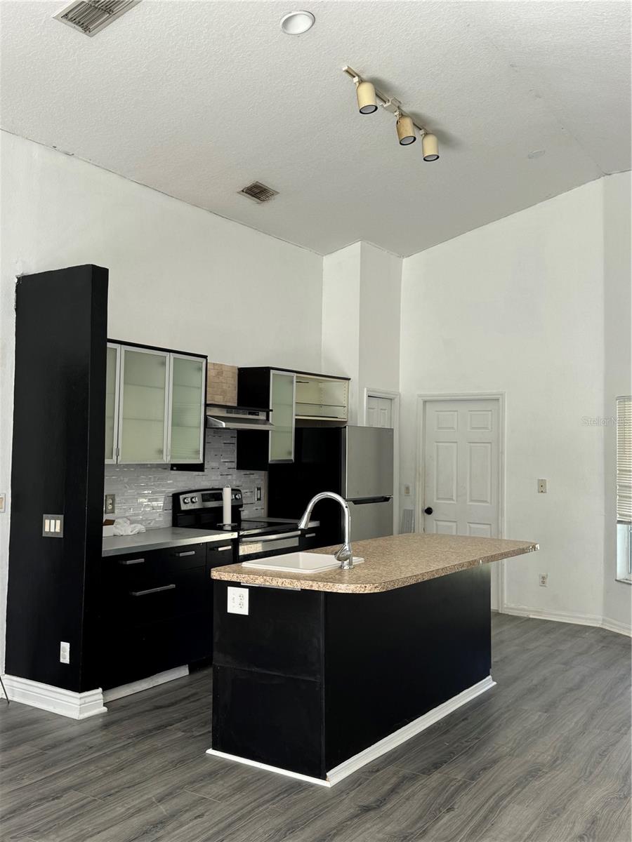 REAGANS RUN - Residential Lease