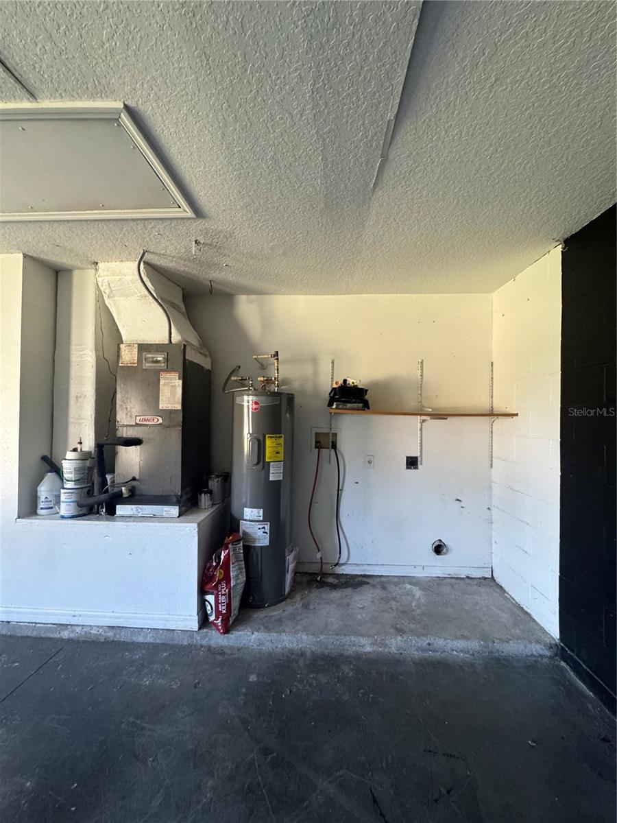 REAGANS RUN - Residential Lease