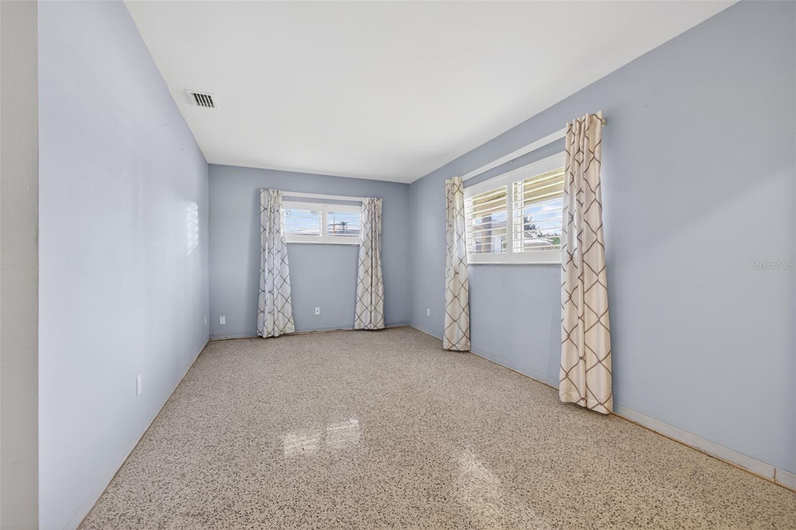NORTH EAST PARK SHORES - Land