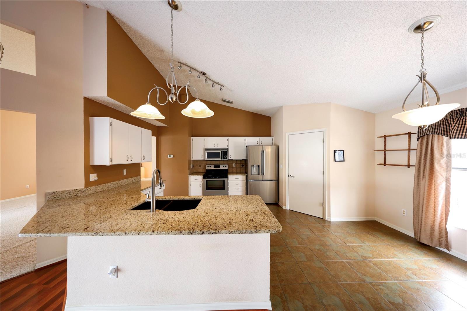 LINDFIELDS UNIT 3 - Residential