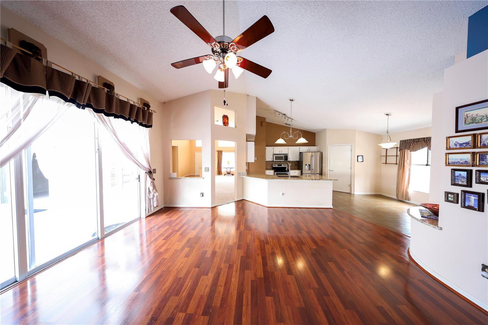 LINDFIELDS UNIT 3 - Residential