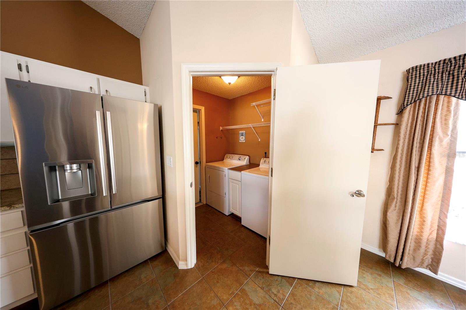 LINDFIELDS UNIT 3 - Residential