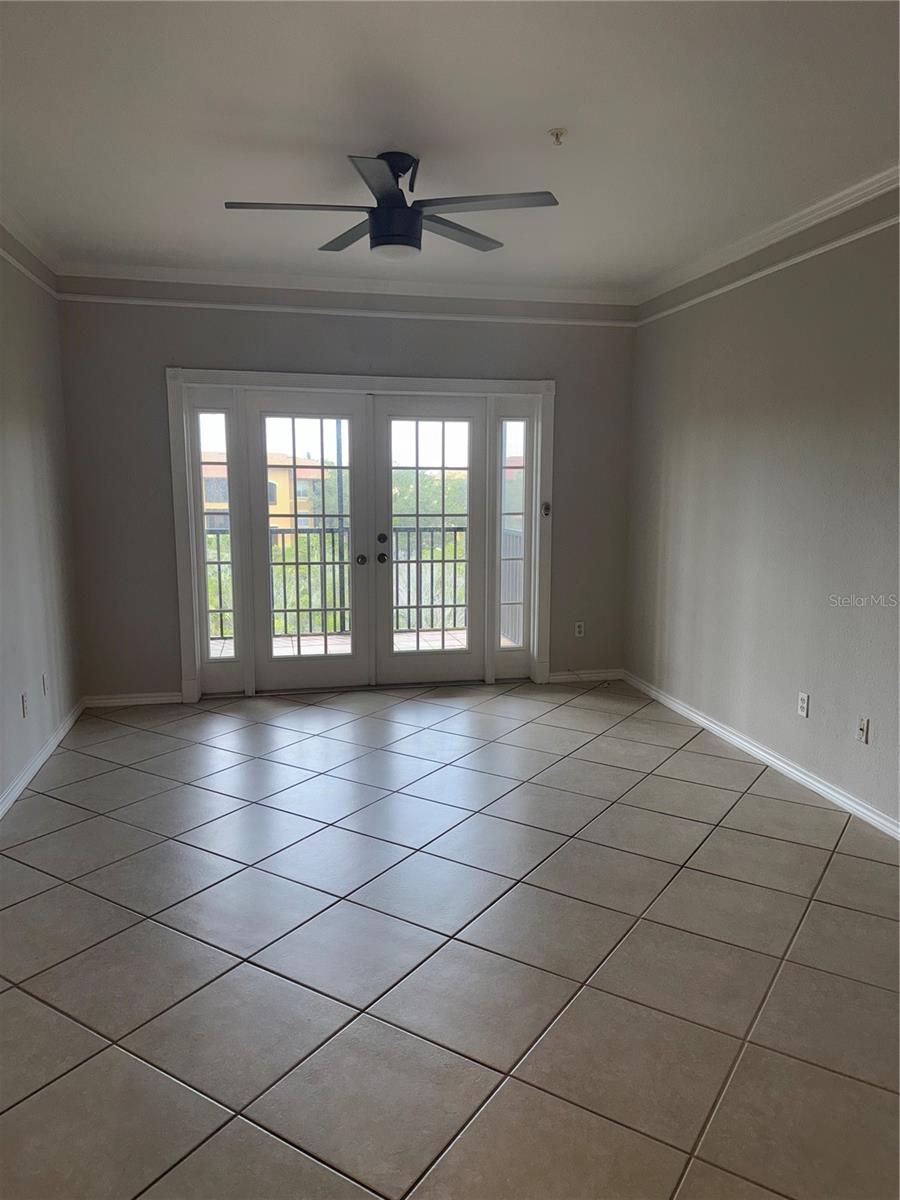 4304 BAYSIDE VILLAGE DRIVE 303