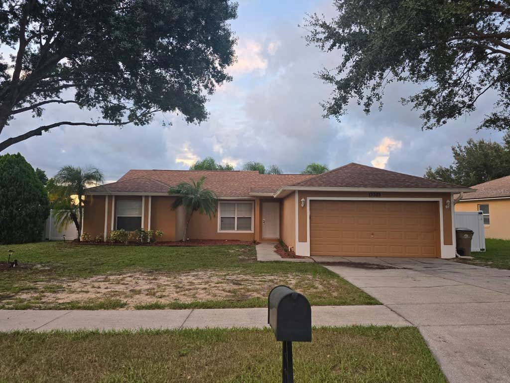 Photo of 13303 Pinyon Drive, Clermont, FL 34711 (MLS # S5153068)
