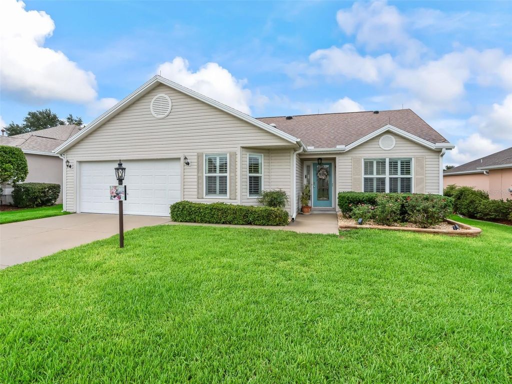 Photo of 17773 SE 90th Clemson Circle, The Villages, FL 32162 (MLS # OM710843)