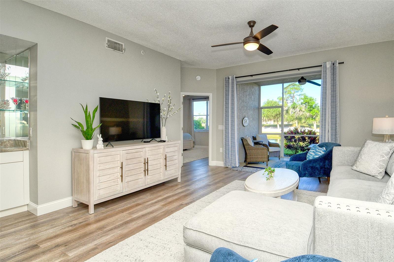 HERITAGE OAKS GOLF & COUNTRY CLUB - Residential