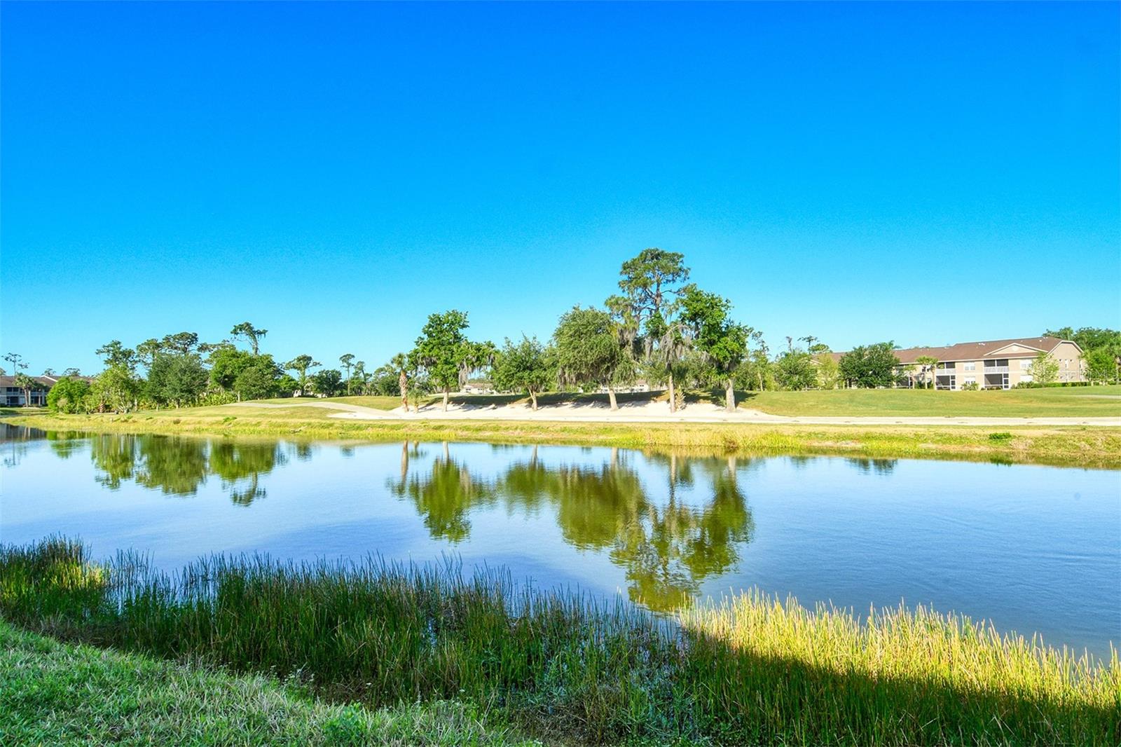 HERITAGE OAKS GOLF & COUNTRY CLUB - Residential