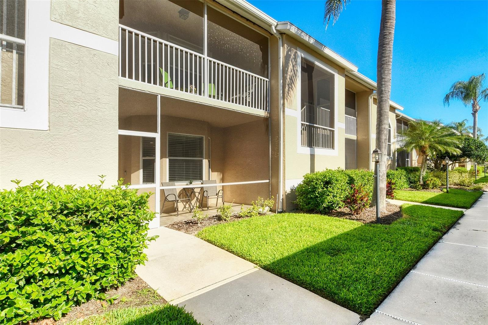 HERITAGE OAKS GOLF & COUNTRY CLUB - Residential