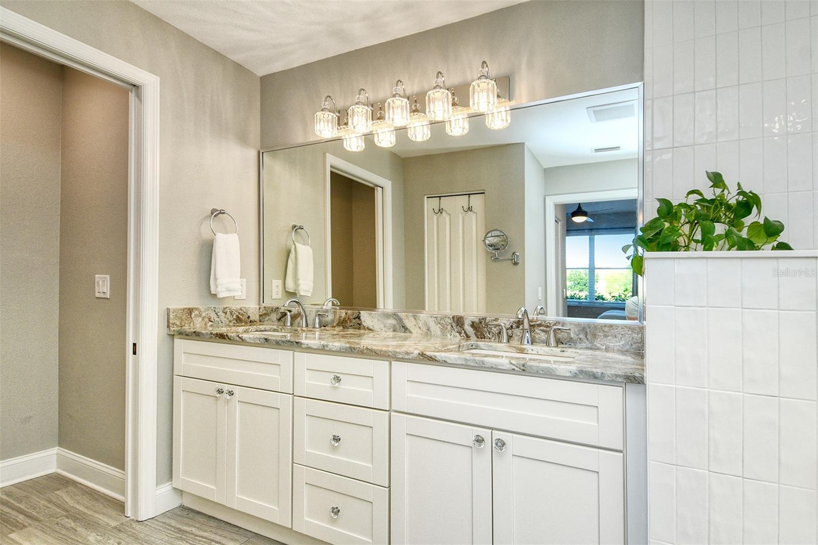 HERITAGE OAKS GOLF & COUNTRY CLUB - Residential