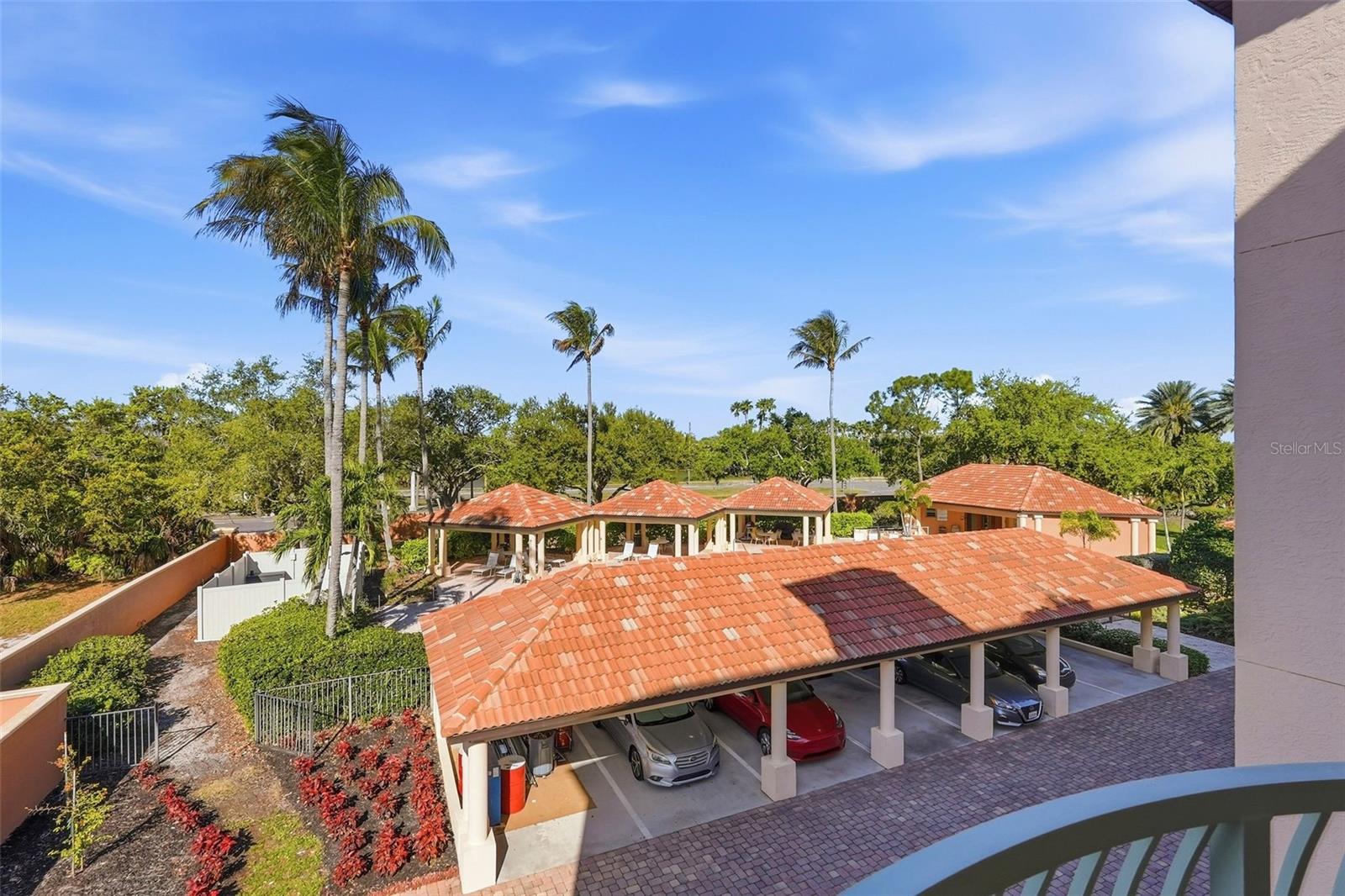 HIDDEN LAGOON AT ARROWHEAD POINT - Residential