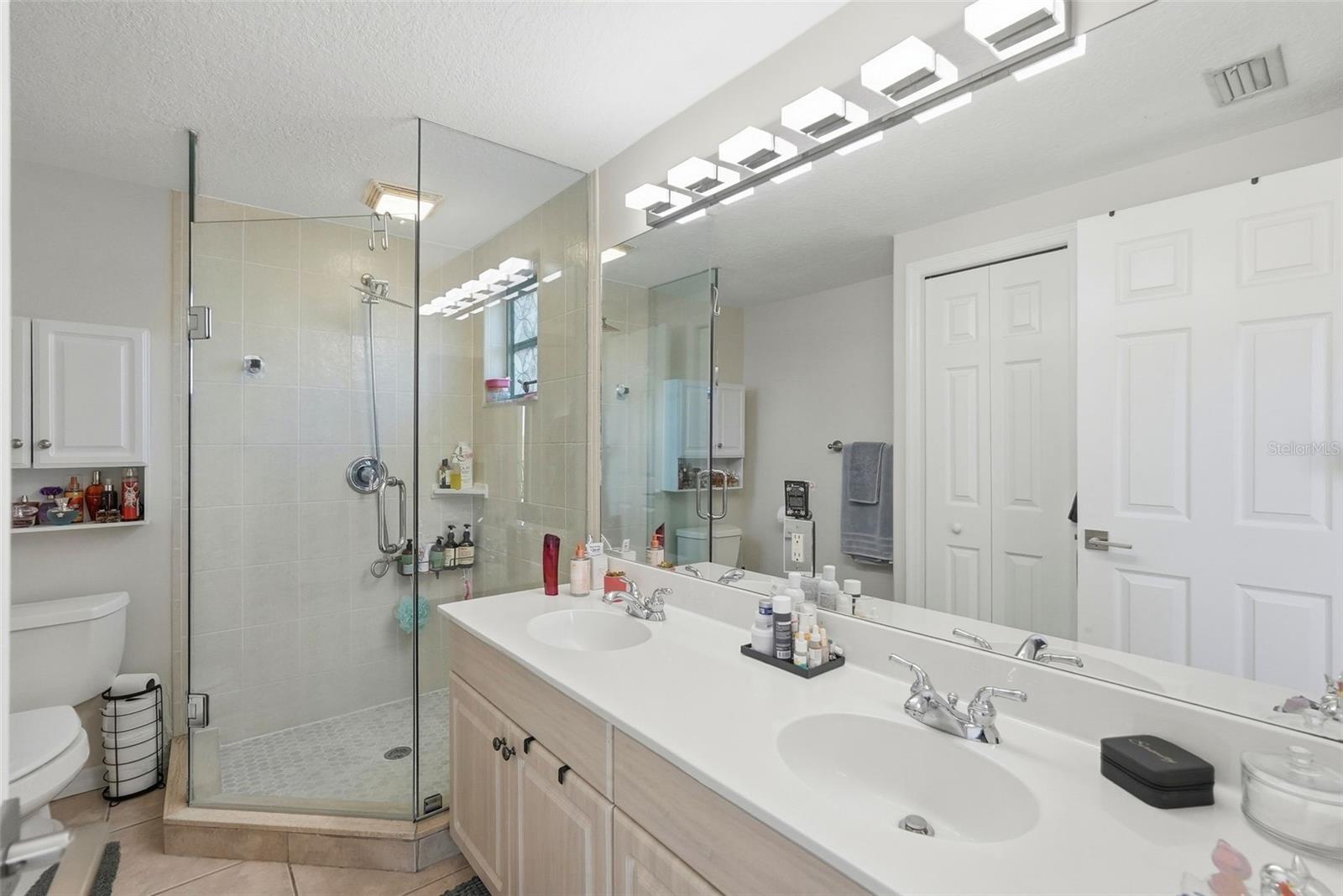 HIDDEN LAGOON AT ARROWHEAD POINT - Residential