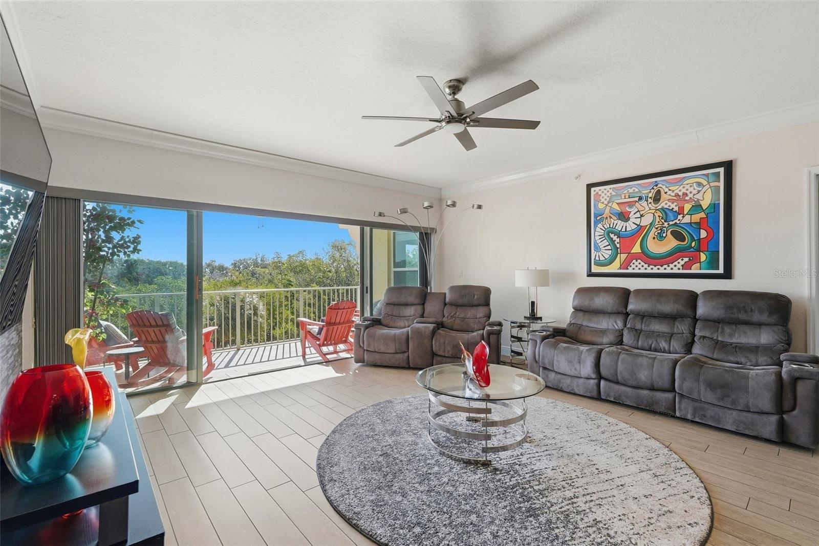 HIDDEN LAGOON AT ARROWHEAD POINT - Residential