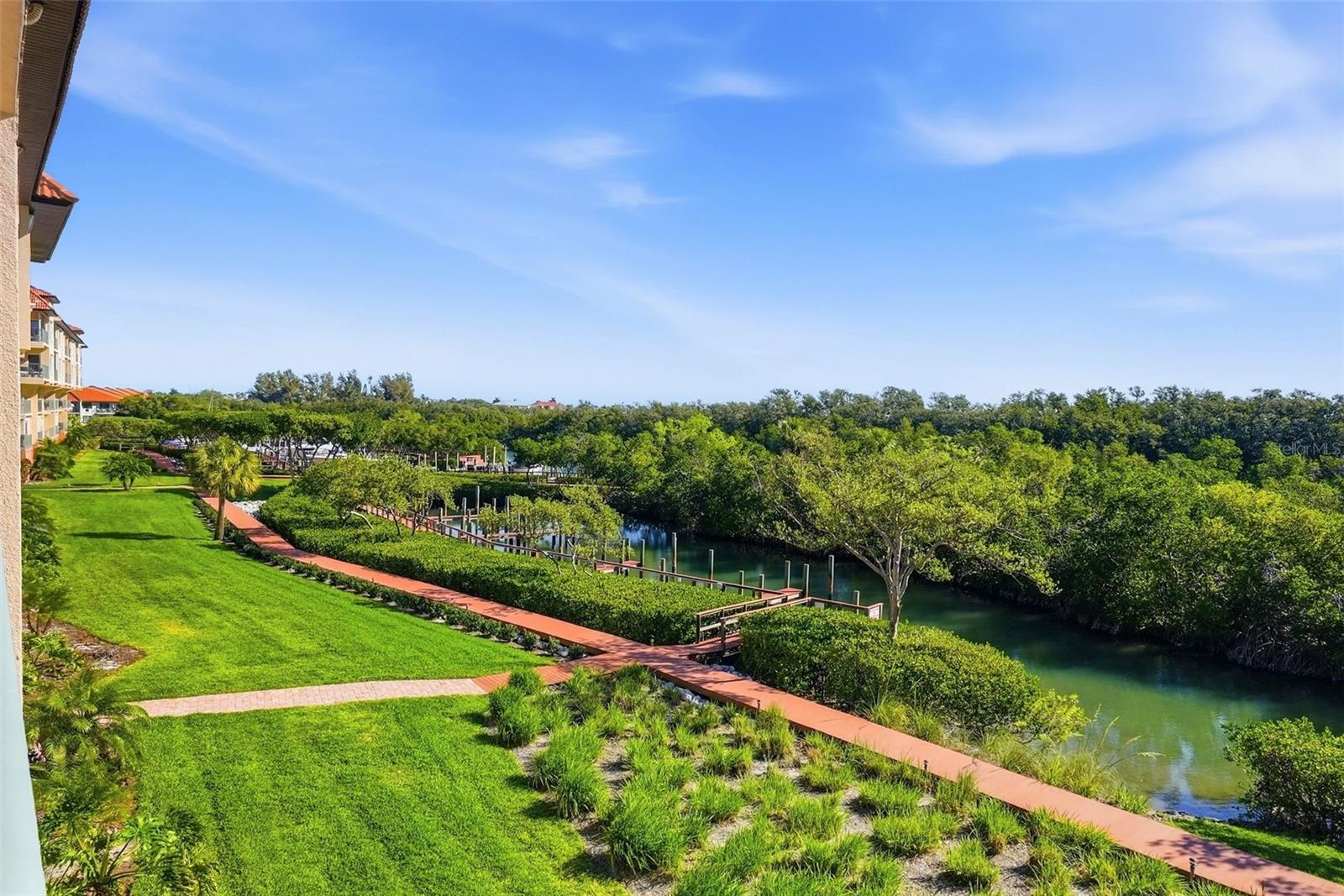 HIDDEN LAGOON AT ARROWHEAD POINT - Residential