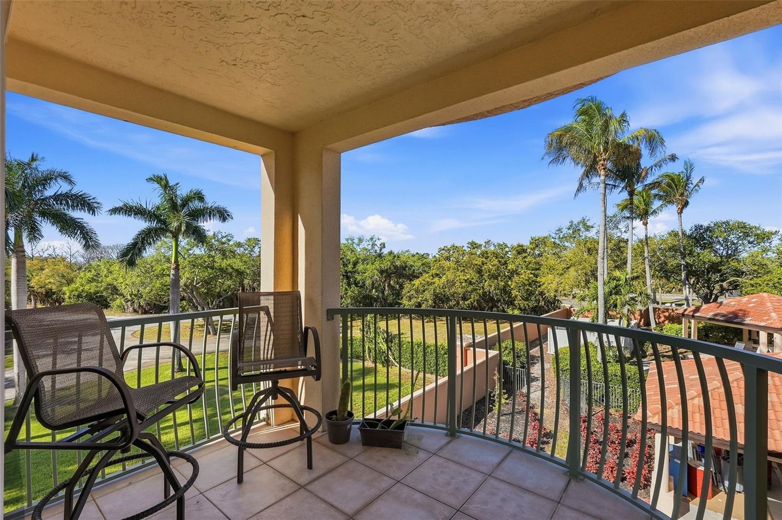 HIDDEN LAGOON AT ARROWHEAD POINT - Residential