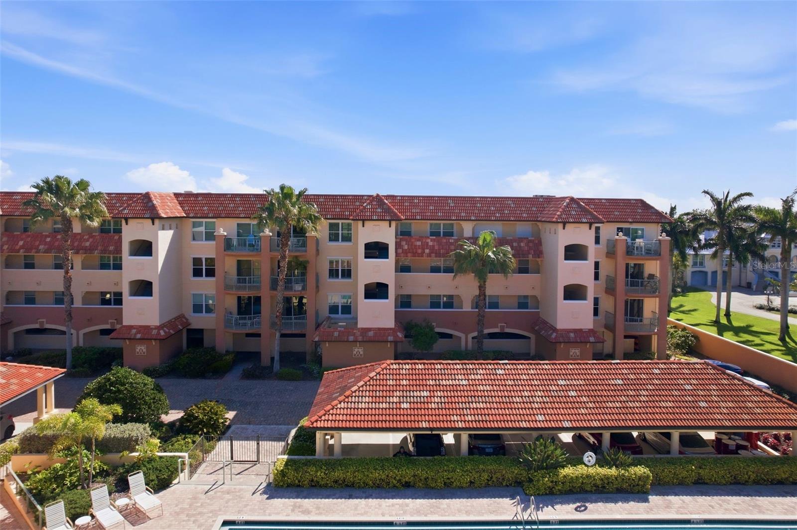 HIDDEN LAGOON AT ARROWHEAD POINT - Residential