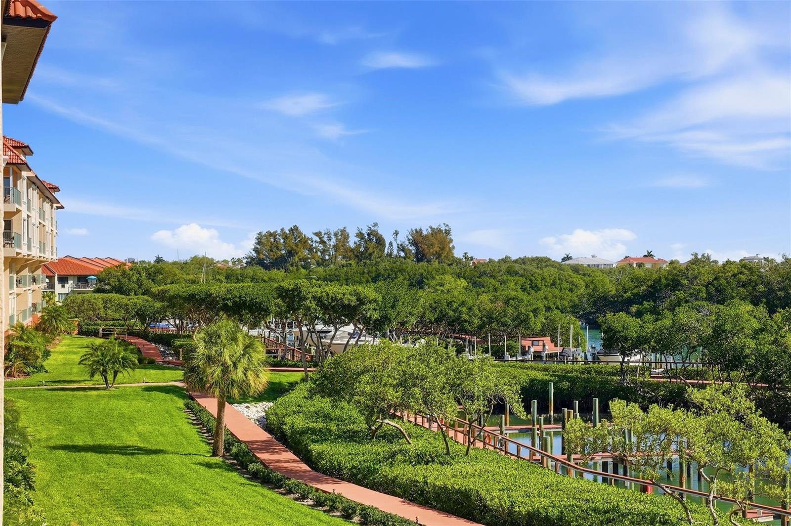 HIDDEN LAGOON AT ARROWHEAD POINT - Residential