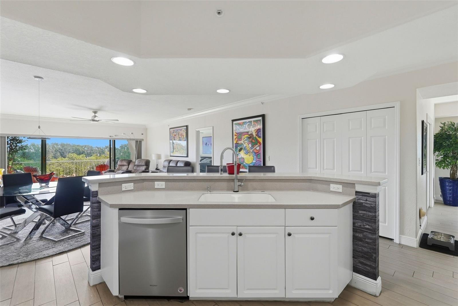 HIDDEN LAGOON AT ARROWHEAD POINT - Residential