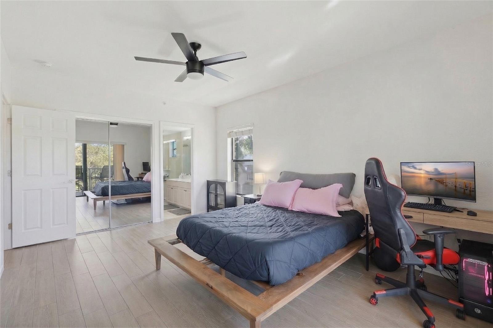 HIDDEN LAGOON AT ARROWHEAD POINT - Residential