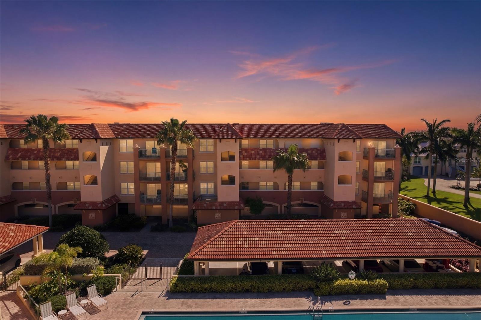 HIDDEN LAGOON AT ARROWHEAD POINT - Residential