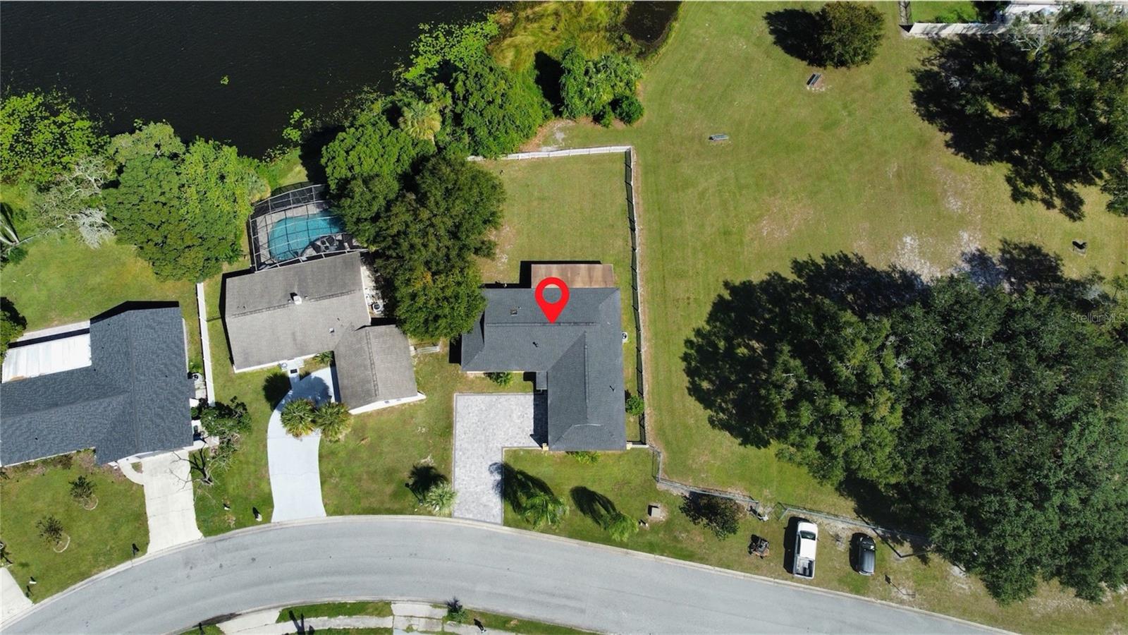 736 LAUREL WAY