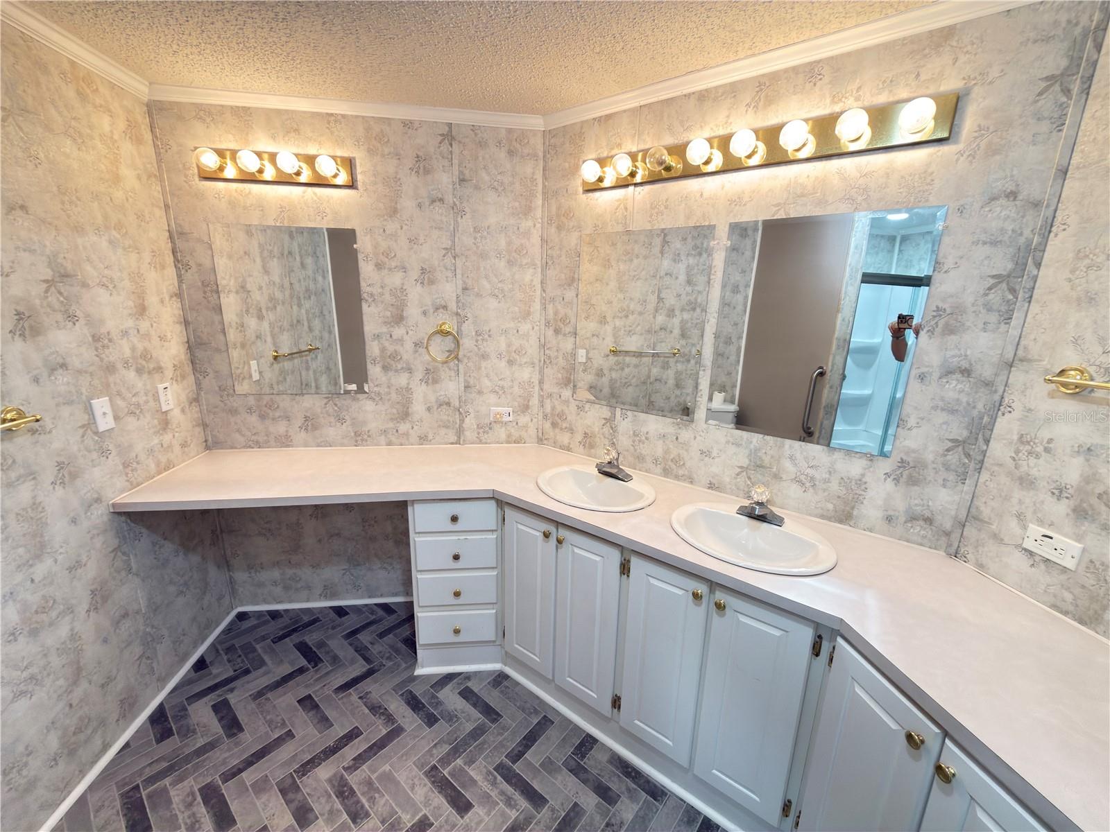 MOUNT OLIVE SHORES PH 05 - Residential