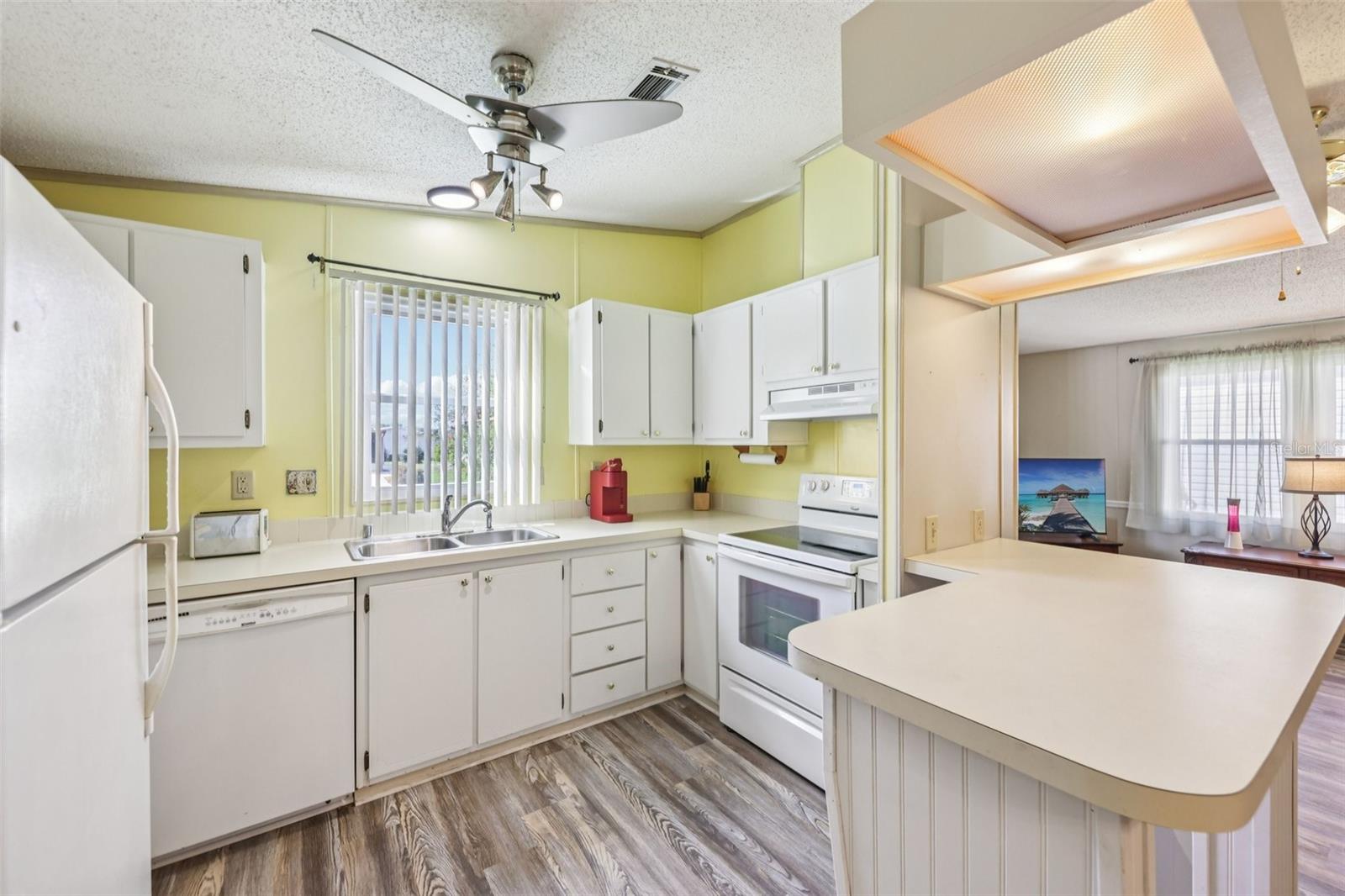 LADY LAKE ORANGE BLOSSOM GARDENS UNIT 06 - Residential