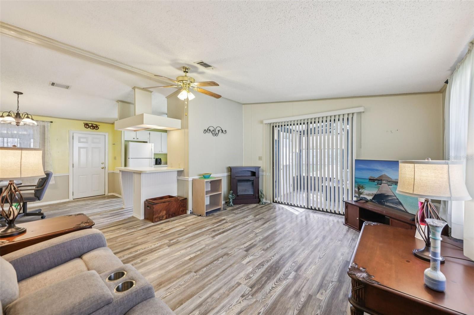 LADY LAKE ORANGE BLOSSOM GARDENS UNIT 06 - Residential