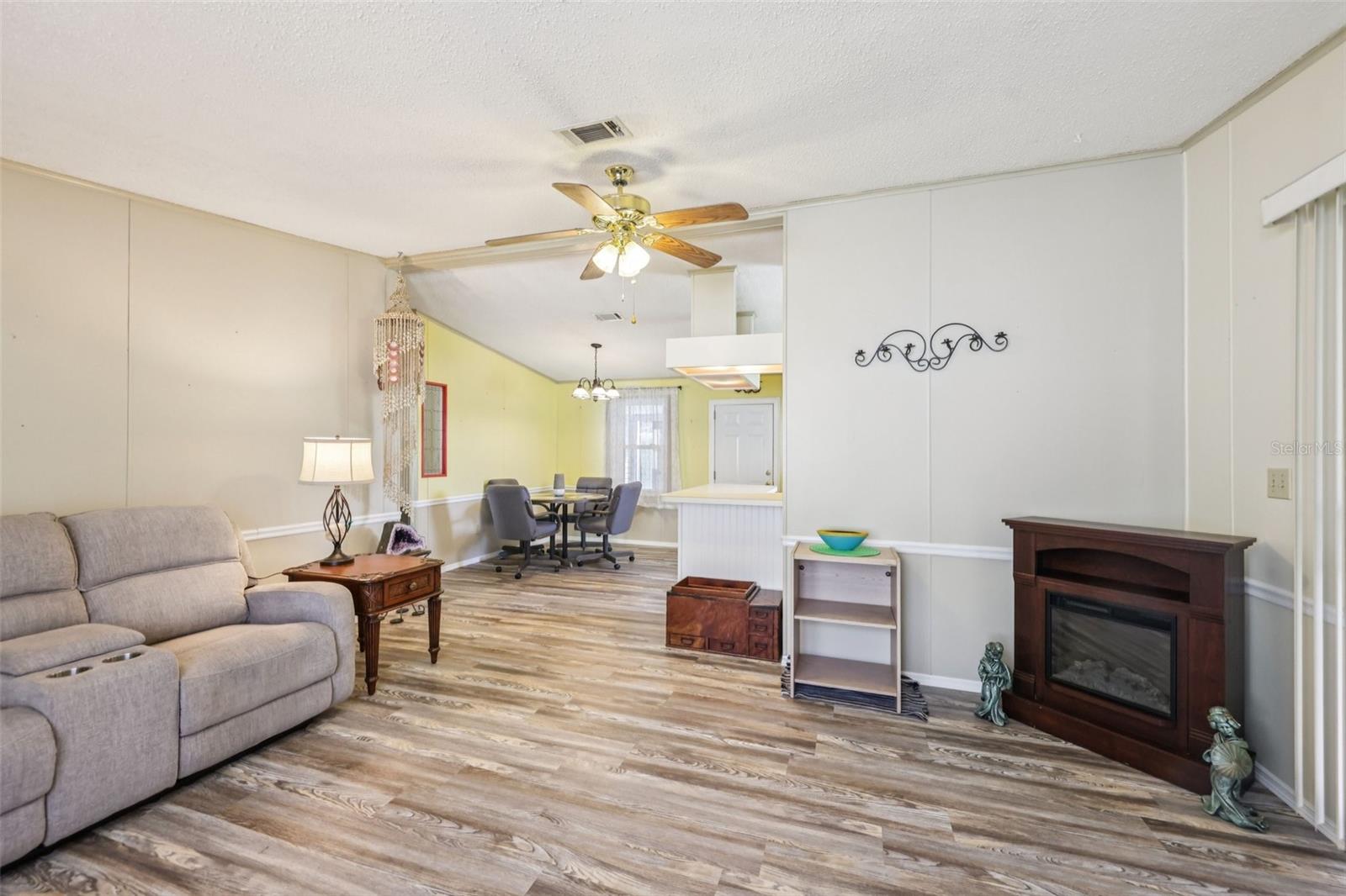 LADY LAKE ORANGE BLOSSOM GARDENS UNIT 06 - Residential