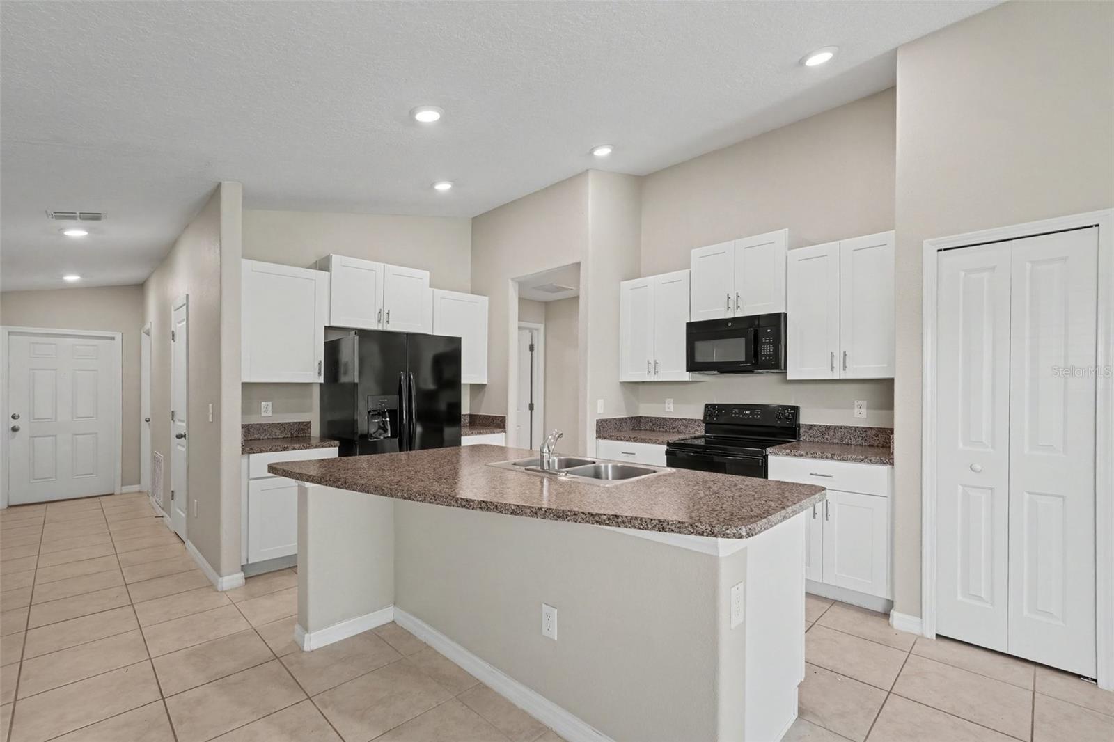 7109 KING CREEK DRIVE, SUN CITY CENTER, FL, 33573 2 7109 KING CREEK DRIVE