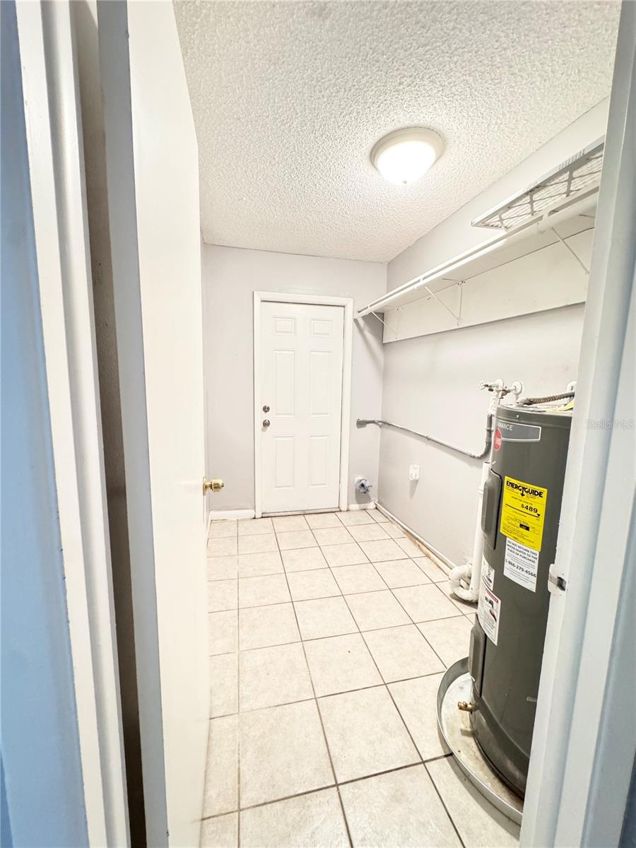 WHITEGATES SUB - Residential Lease