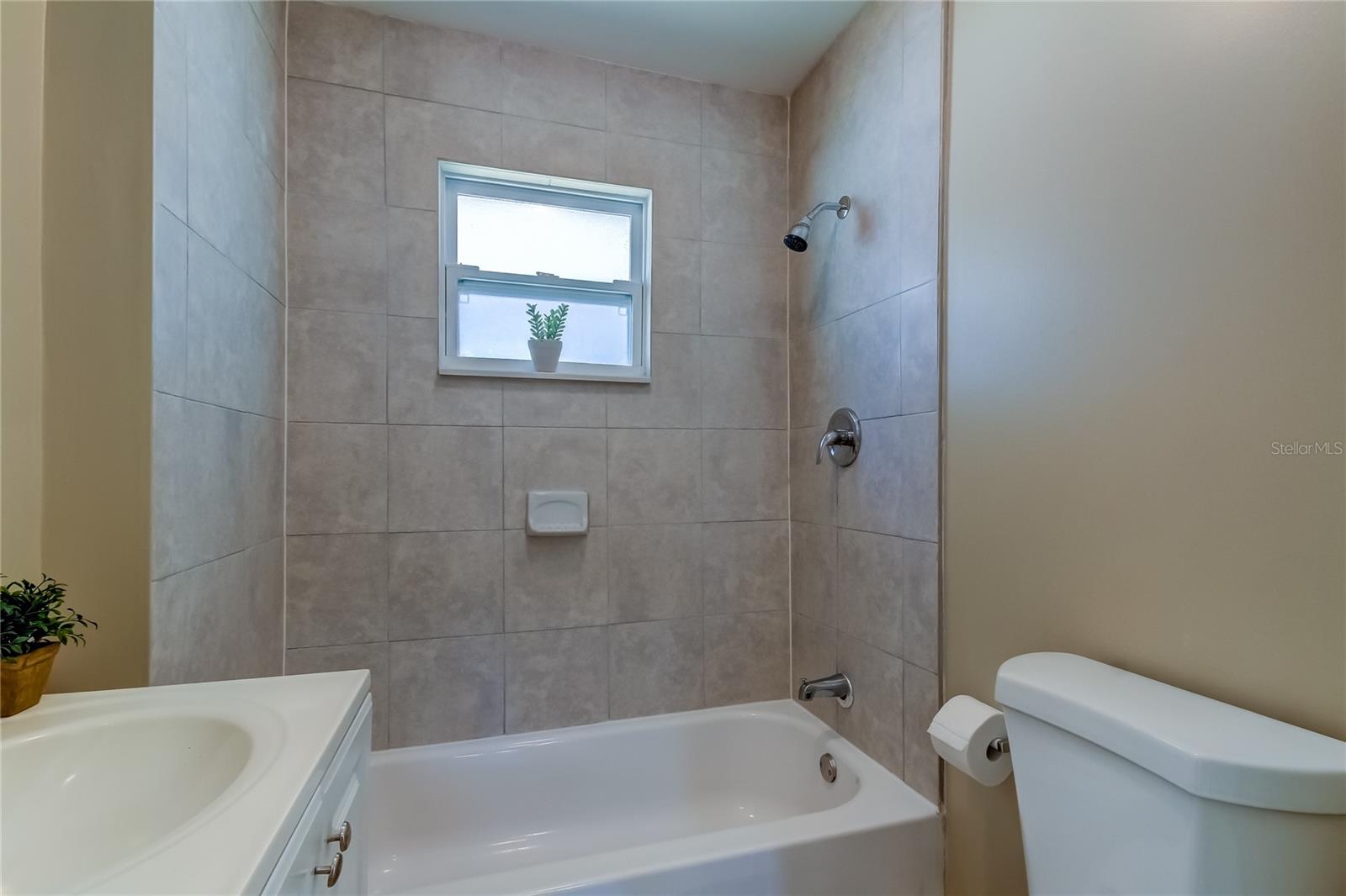 DALYS SUB REV - Residential Lease