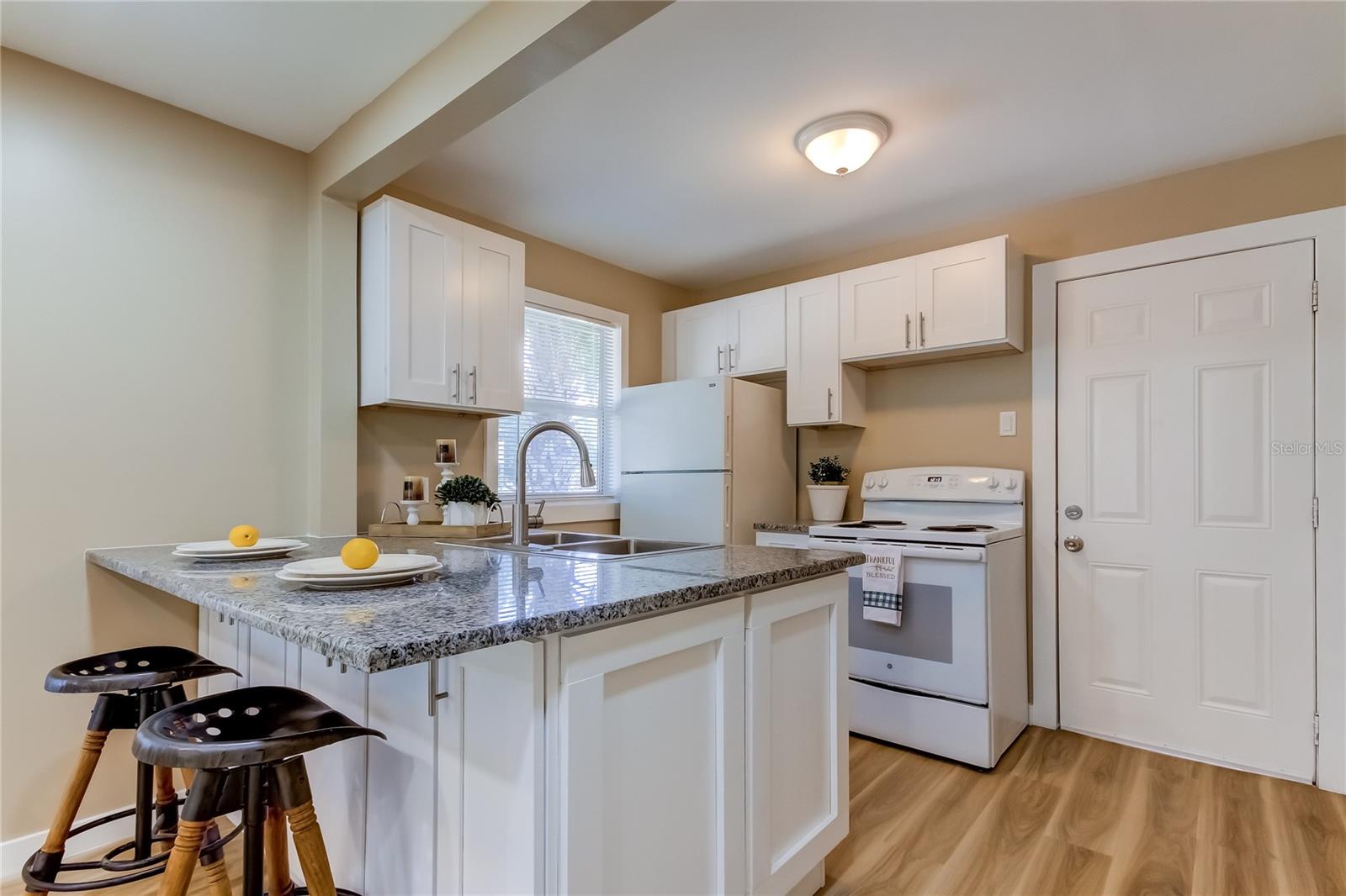 DALYS SUB REV - Residential Lease