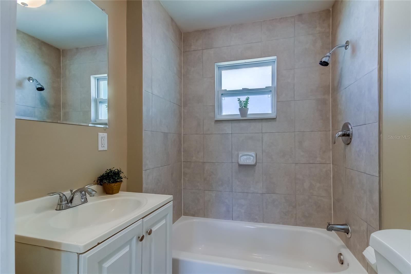 DALYS SUB REV - Residential Lease