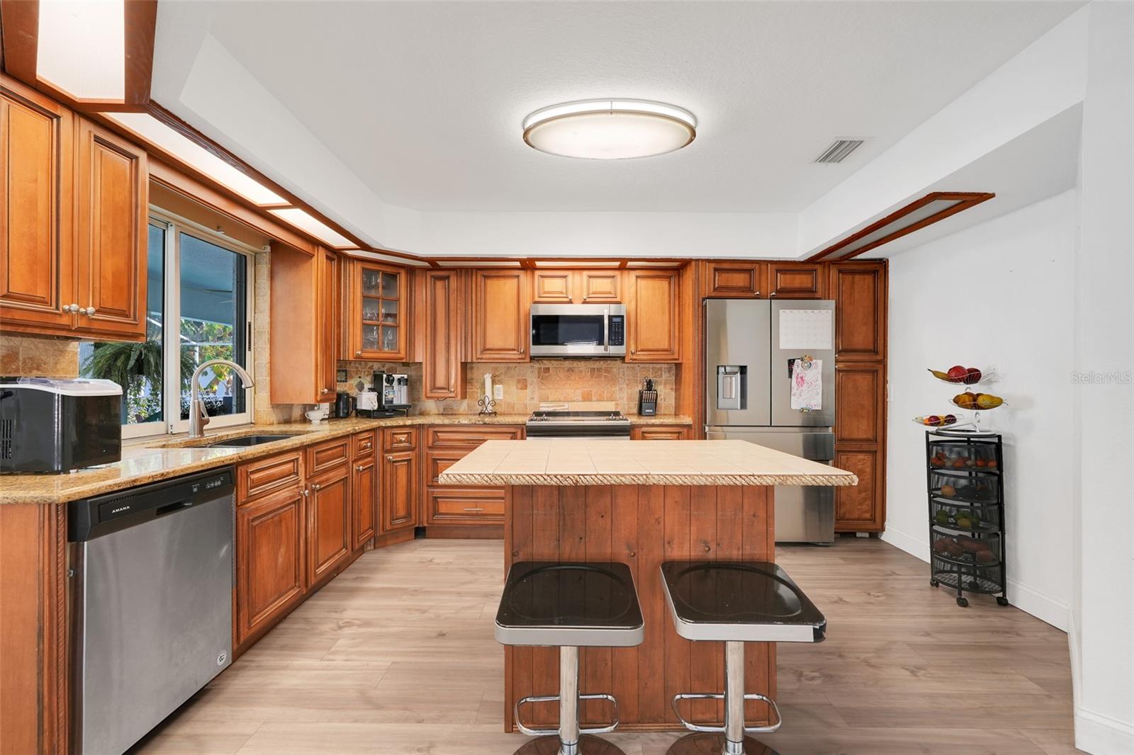 HAMPTON CHASE - Residential