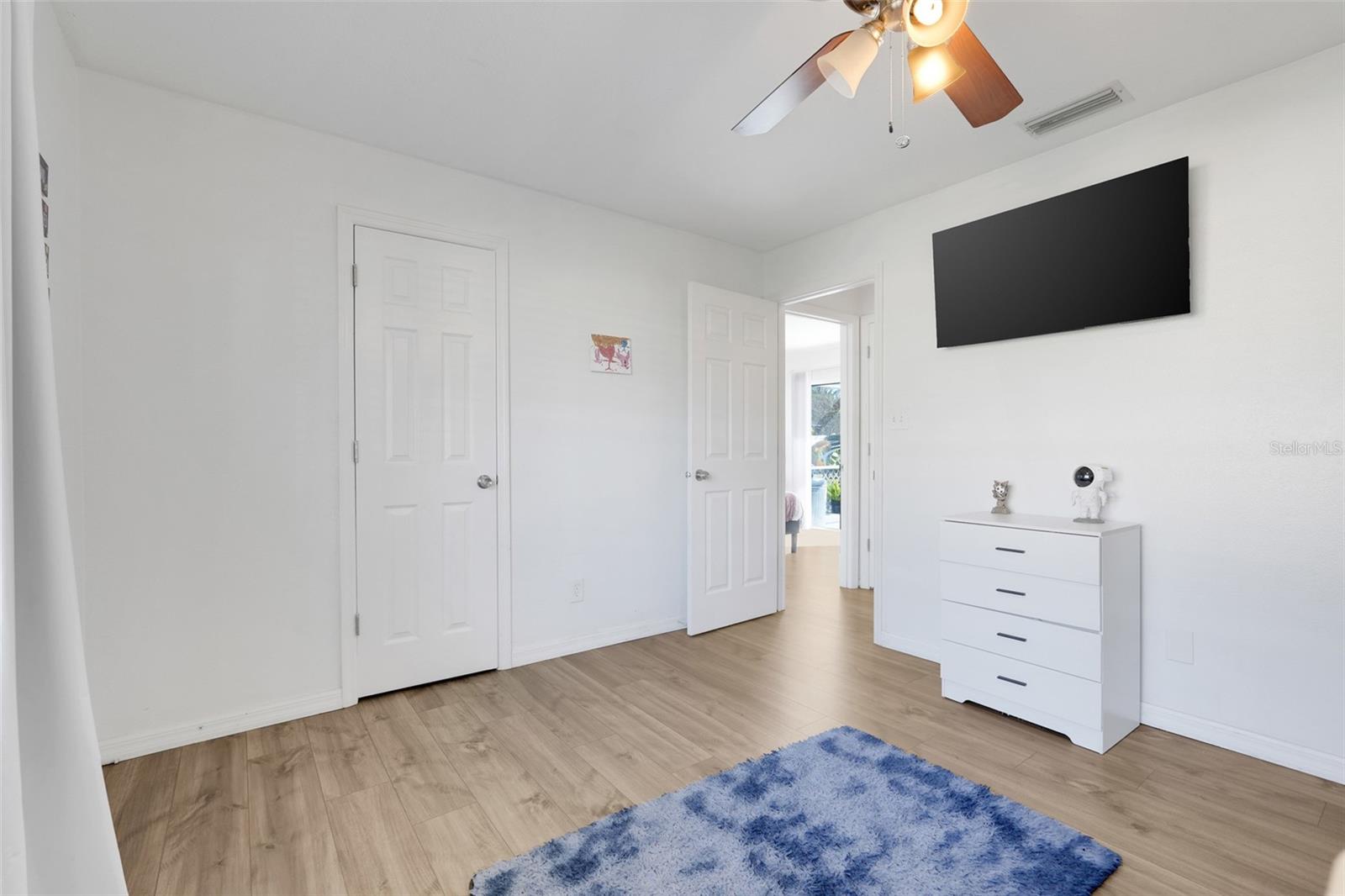 HAMPTON CHASE - Residential