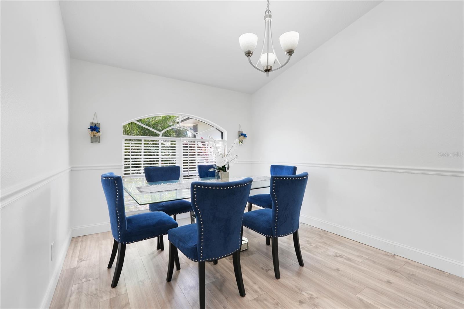 HAMPTON CHASE - Residential