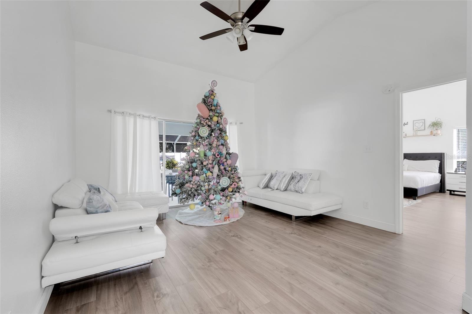 HAMPTON CHASE - Residential