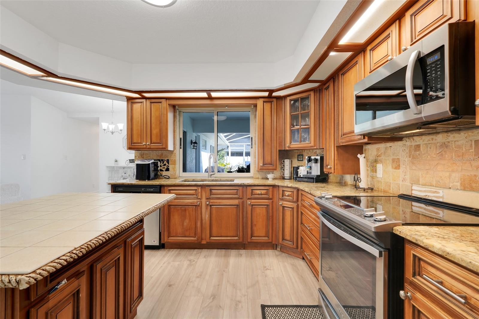 HAMPTON CHASE - Residential