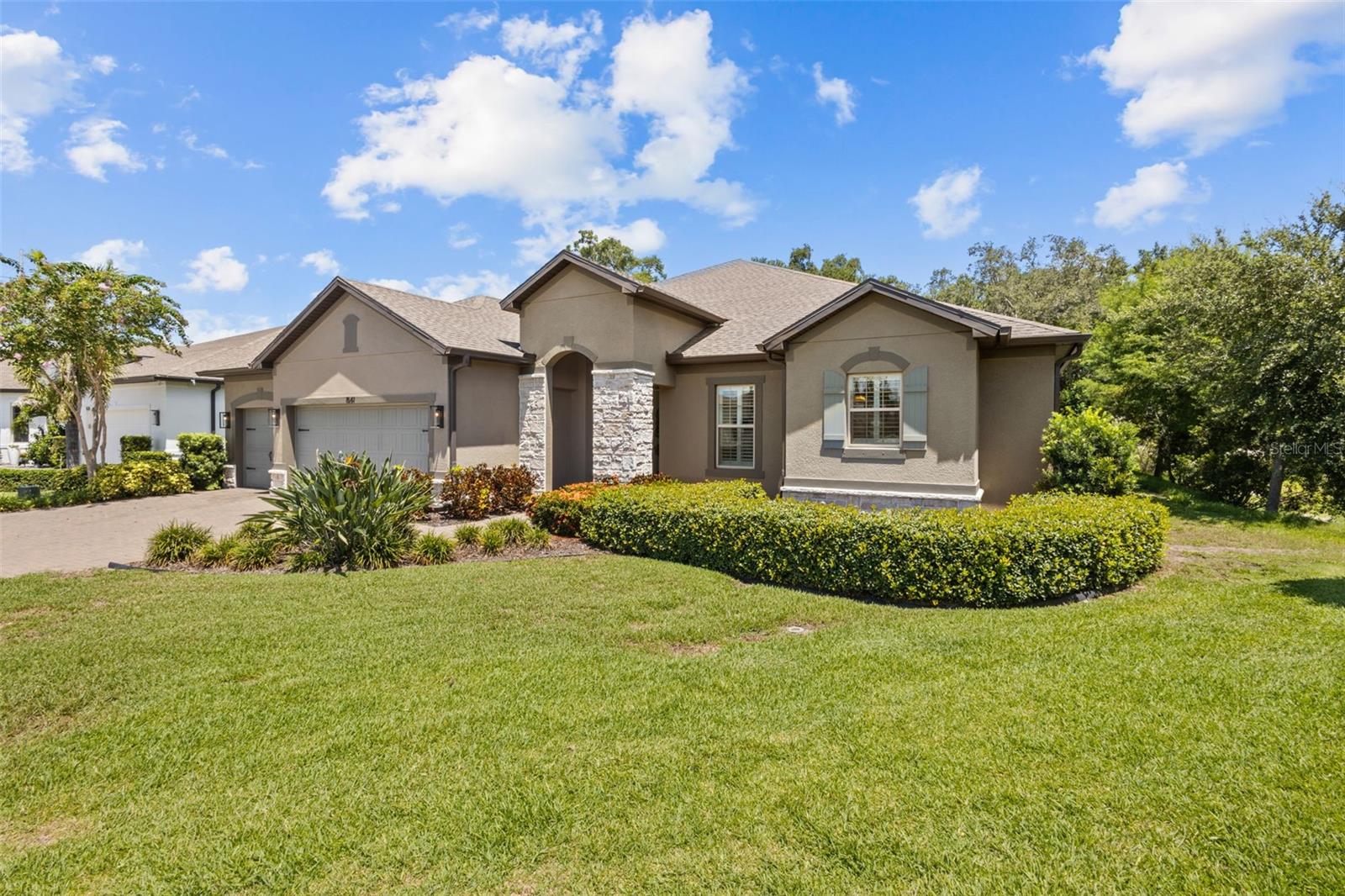 1541 FOREST GLEN COURT