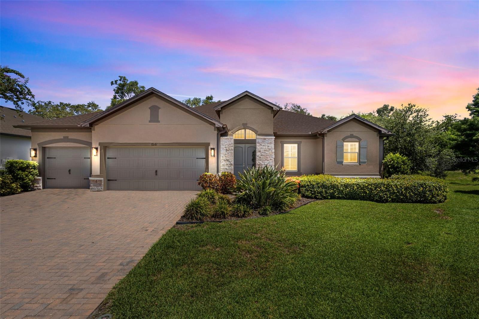 1541 FOREST GLEN COURT