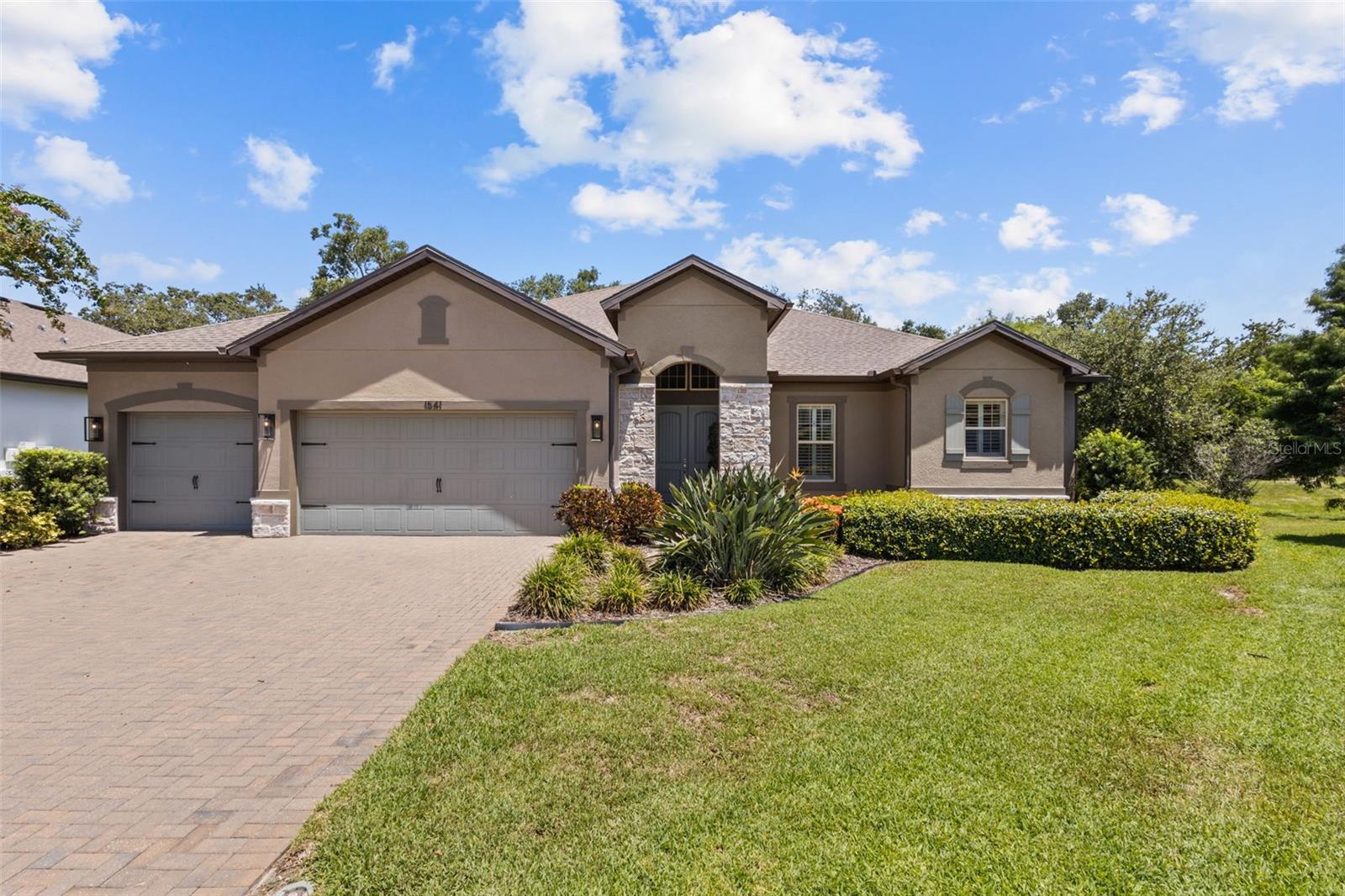 1541 FOREST GLEN COURT