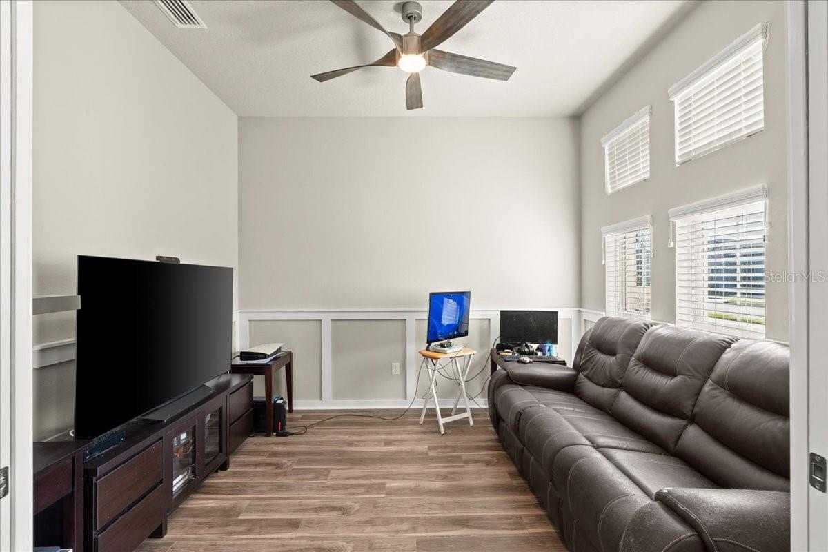588 MOSAIC BOULEVARD
